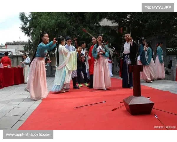 外交官邀请赛期间来宾体验太极拳、漆扇、投壶等中国传统文化 外交官邀请赛期间来宾体验太极拳、漆扇、投壶等中国传统文化